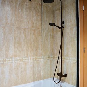 Zimmer mit zwei Einzelbetten